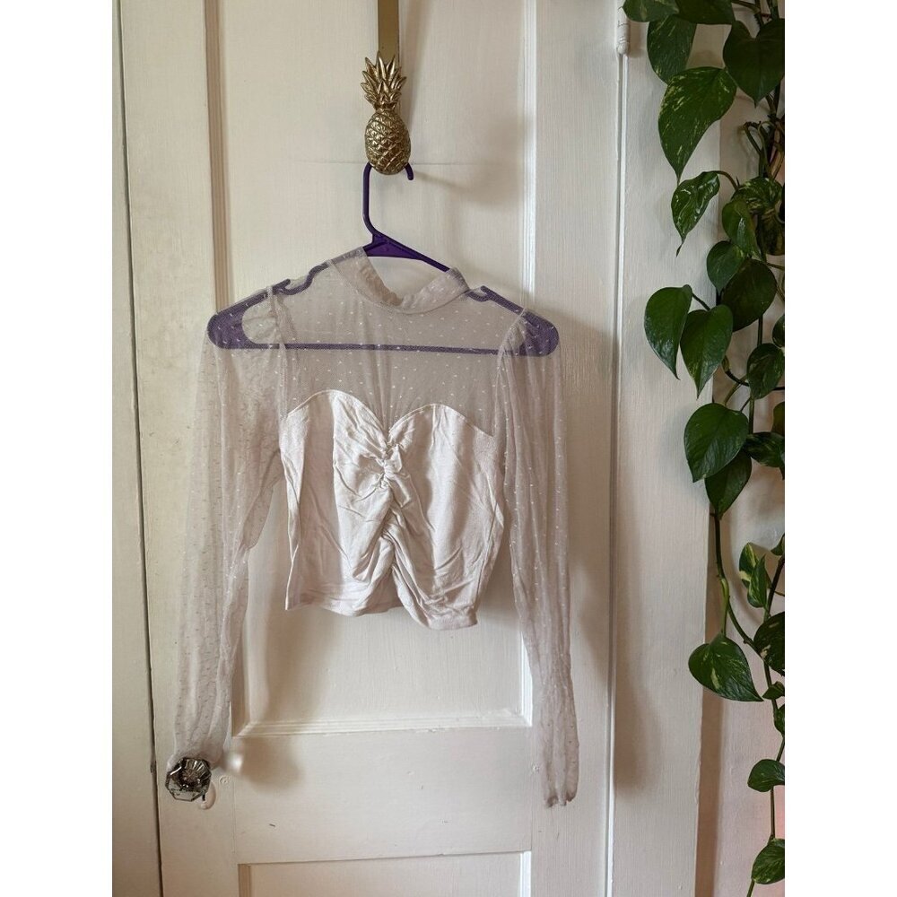 Fashion nova women’s size, small white sweetheart blouse
